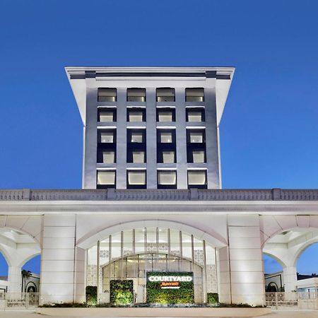 Hotel Courtyard By Marriott Bengaluru Hebbal Exterior foto